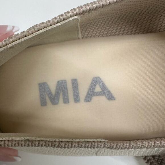 NWOB | MIA | Madeleine Ballerina Flats | Cream | Size 6 M US - Picture 11 of 14